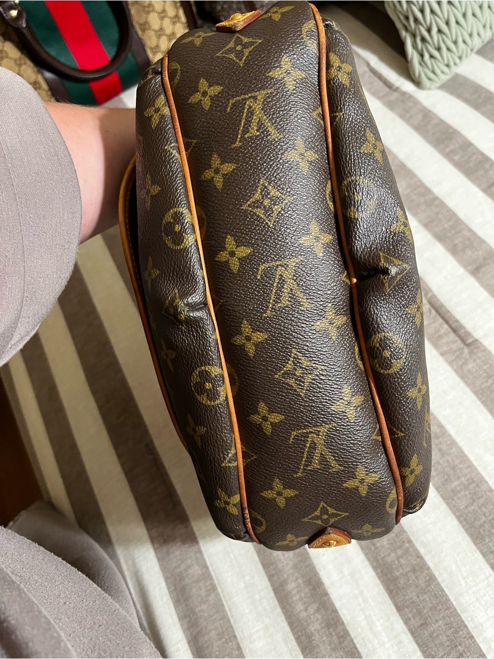 Louis Vuitton Monogram Tulum PM - Picture 6 of 14